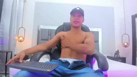 Ricky  online show from December 2024 08:02:01 PM