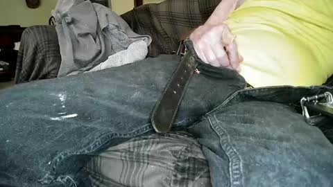 Snapshot of rico_y_suave_4u chatting on April 2026 12:31:01 AM Easy if yun are good see my pics online show from April 2026 12:31:01 AM