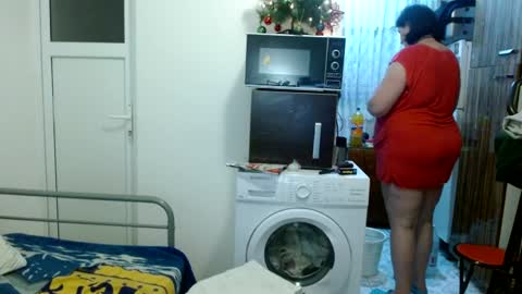 Snapshot of ridemerafsuzana chatting on December 2024 06:50:01 PM Ridemeraf online show from December 2024 06:50:01 PM