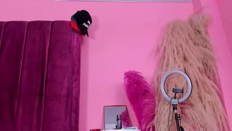 Rihanna hotx online show from September 2025 04:27:02 AM