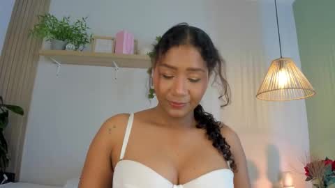 rihanna_sena online show from February 2026 04:00:01 AM