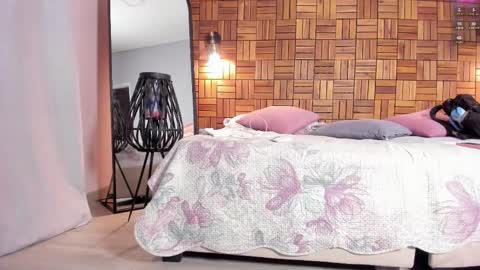 Sara online show from February 2025 10:15:02 AM