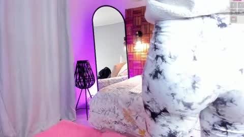 Sara online show from March 2025 10:05:02 AM