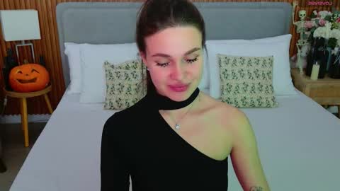 Rihanna online show from October 2025 05:08:01 PM