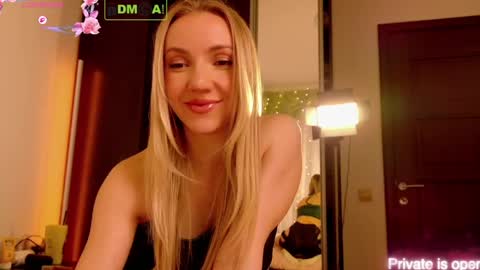 Snapshot of rina_asty chatting on April 2026 05:29:01 PM Rina Asty online show from April 2026 05:29:01 PM