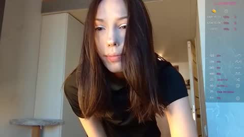 Rina online show from September 2025 11:47:01 AM