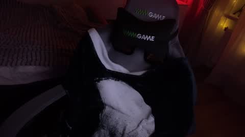   DianaBrite            fansl y online show from December 2024 07:11:01 PM