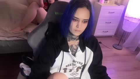   DianaBrite            fansl y online show from January 2025 04:37:01 PM