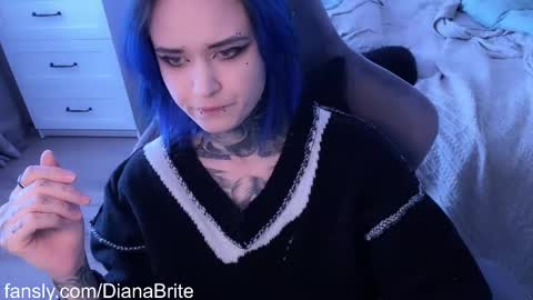   DianaBrite            fansl y online show from February 2025 01:30:01 PM