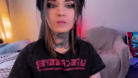   DianaBrite            fansl y online show from February 2026 01:53:02 PM