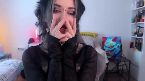   DianaBrite            fansl y online show from February 2026 01:43:01 PM