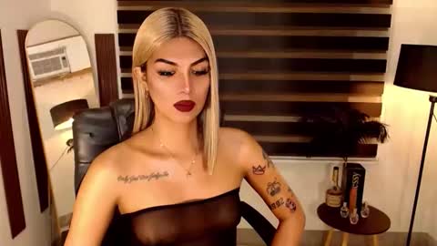 riri online show from October 2025 04:44:02 AM