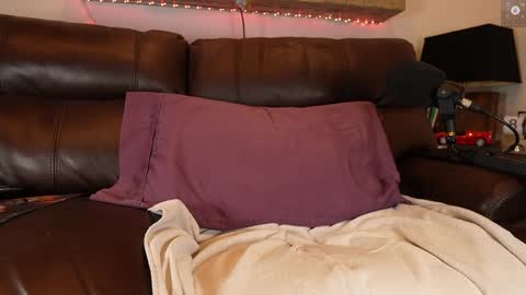 Ryan aka KeylimeRy online show from December 2024 02:17:02 AM