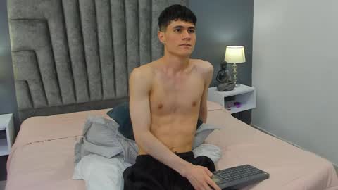 Roan Birkin online show from February 2025 01:29:02 AM