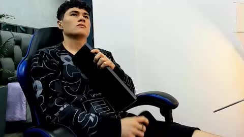 Roan Birkin online show from October 2025 07:43:01 PM