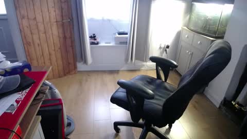 Snapshot of rob28101 chatting on February 2026 08:51:01 AM rob online show from February 2026 08:51:01 AM