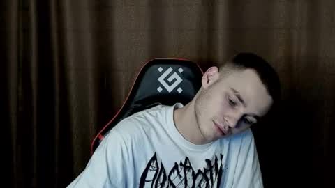 robert10211 online show from January 2025 01:43:02 AM