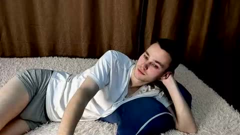 robert10211 online show from February 2026 05:38:01 AM