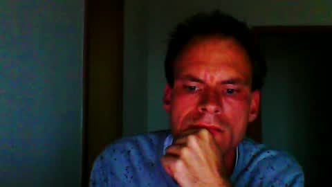 Snapshot of robert27081988 chatting on July 2026 07:05:02 PM robert27081988 online show from July 2026 07:05:02 PM