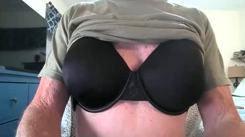 robert online show from October 2025 07:34:02 PM