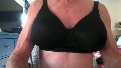 robert online show from December 2025 06:59:02 PM