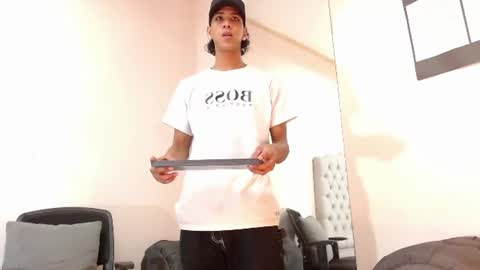 robert_kingg online show from June 2026 07:47:02 PM