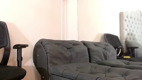 robert_kingg online show from June 2026 09:25:02 PM