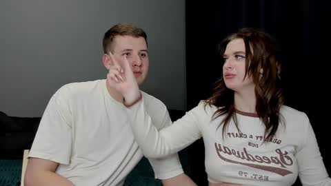 Lisa and Robert  i am online all days 900 am GMT3   online show from January 2025 12:15:01 PM