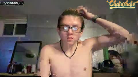 Snapshot of robertcicijr21 chatting on December 2024 12:40:02 AM Robert Cici Jr. online show from December 2024 12:40:02 AM