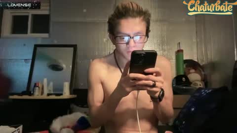 Snapshot of robertcicijr21 chatting on December 2024 03:50:02 AM Robert Cici Jr. online show from December 2024 03:50:02 AM