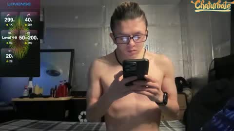 Snapshot of robertcicijr21 chatting on January 2025 01:31:01 AM Robert Cici Jr. online show from January 2025 01:31:01 AM