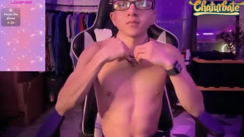 Snapshot of robertcicijr21 chatting on October 2025 01:53:02 AM Robert Cici Jr. online show from October 2025 01:53:02 AM