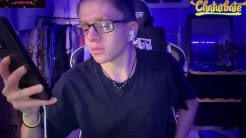 Snapshot of robertcicijr21 chatting on November 2025 03:06:02 AM Robert Cici Jr. online show from November 2025 03:06:02 AM