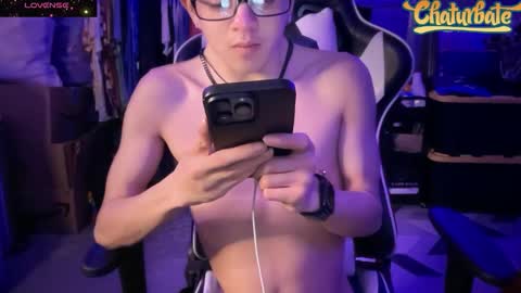 Snapshot of robertcicijr21 chatting on November 2025 02:56:02 AM Robert Cici Jr. online show from November 2025 02:56:02 AM