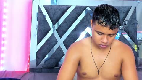 Robert Miller And Mael Thompson  online show from December 2024 09:44:01 AM