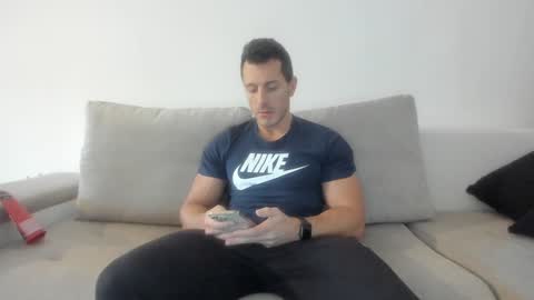 roberto4ever online show from January 2025 01:26:01 PM