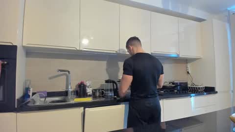 roberto4ever online show from February 2025 06:16:02 AM