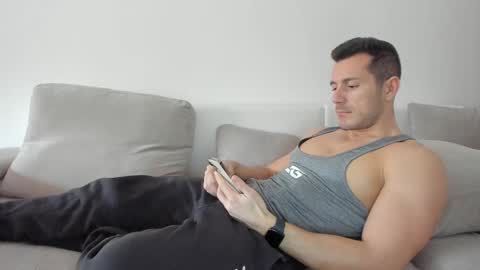 roberto4ever online show from February 2025 01:14:01 PM