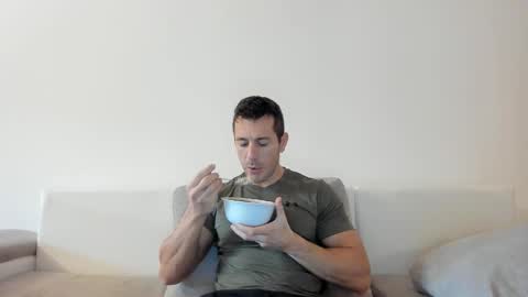 roberto4ever online show from November 2025 06:01:01 AM