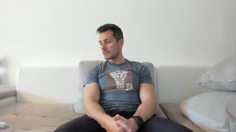 roberto4ever online show from April 2026 01:33:02 PM