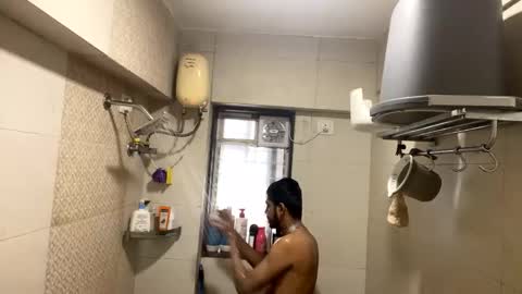 Robertsalia online show from October 2025 04:43:02 AM