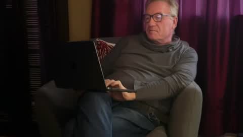 Snapshot of roberttherabbit chatting on June 2026 03:13:01 PM RobertTheRabbit online show from June 2026 03:13:01 PM