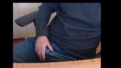 robidan6923 online show from February 2025 02:44:02 PM