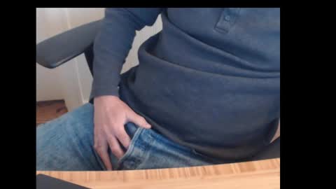 robidan6923 online show from February 2025 02:36:01 PM