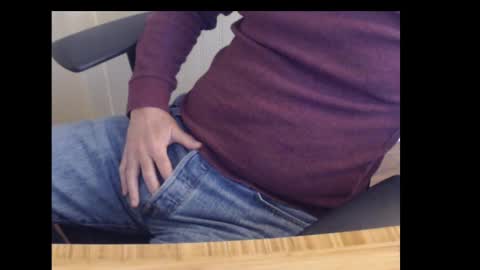 robidan6923 online show from February 2025 02:32:01 PM