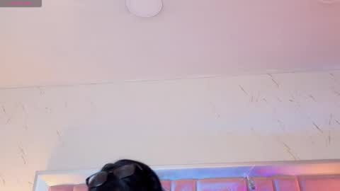 robin D online show from April 2026 07:07:02 PM