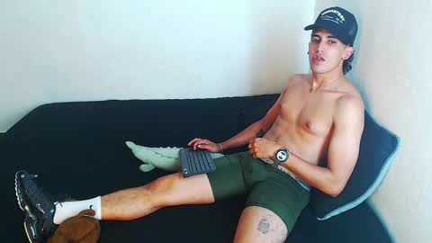 Robisson Zack online show from November 2025 01:38:01 AM