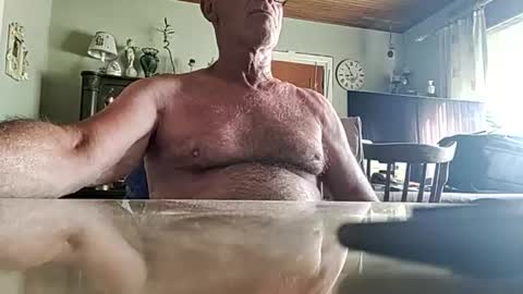Snapshot of robke1966 chatting on June 2026 06:52:01 AM robke1966 online show from June 2026 06:52:01 AM