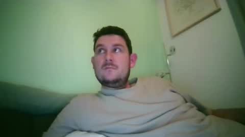 Robin online show from November 2025 09:16:02 PM