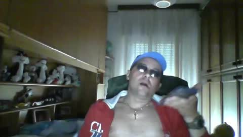 Snapshot of roby360 chatting on May 2026 11:37:02 AM robertino online show from May 2026 11:37:02 AM